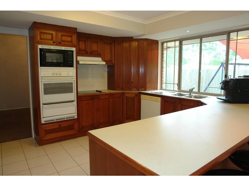 31 Church Road, Bellbowrie QLD 4070